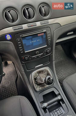 Минивэн Ford Galaxy 2011 в 