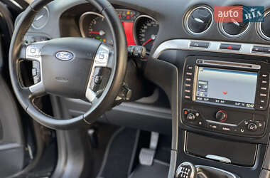 Минивэн Ford Galaxy 2014 в 