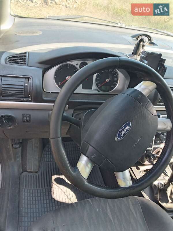 Мінівен Ford Galaxy 2002 в Краматорську