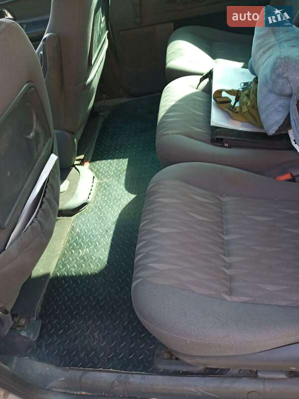 Мінівен Ford Galaxy 2002 в Краматорську