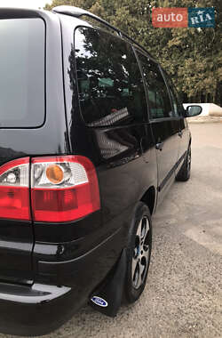 Минивэн Ford Galaxy 2004 в 