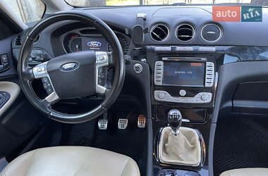 Минивэн Ford Galaxy 2010 в 