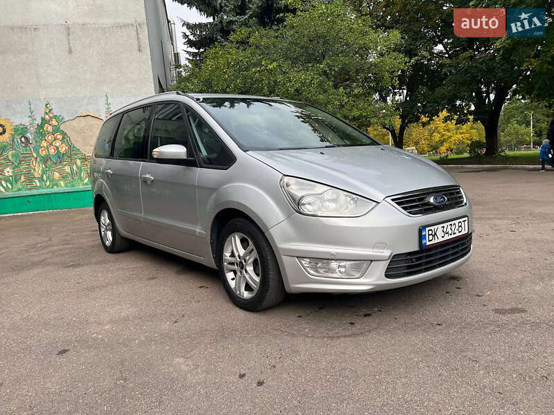 Минивэн Ford Galaxy 2013 в 