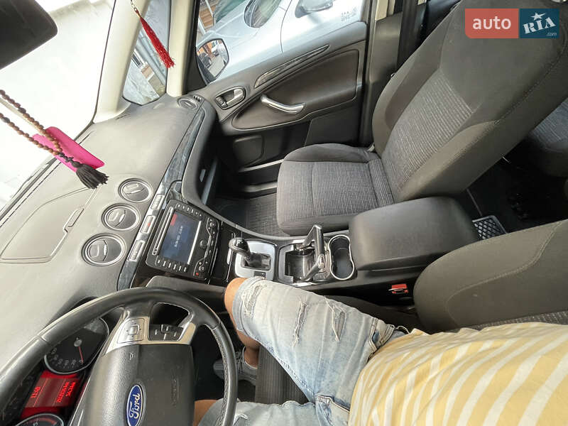 Мінівен Ford Galaxy 2011 в Іршаві