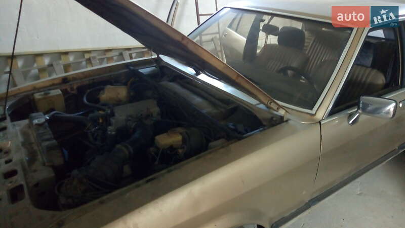 Седан Ford Granada 1979 в Дубно