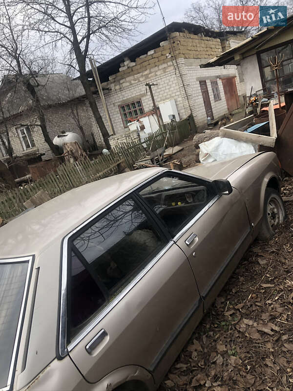 Седан Ford Granada 1983 в Голованевске
