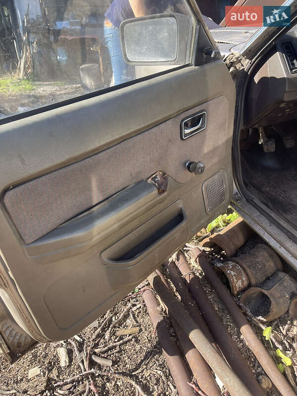 Седан Ford Granada 1983 в Голованевске