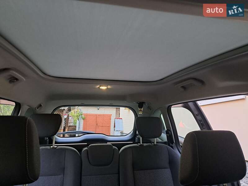 Мінівен Ford Grand C-Max 2012 в Луцьку
