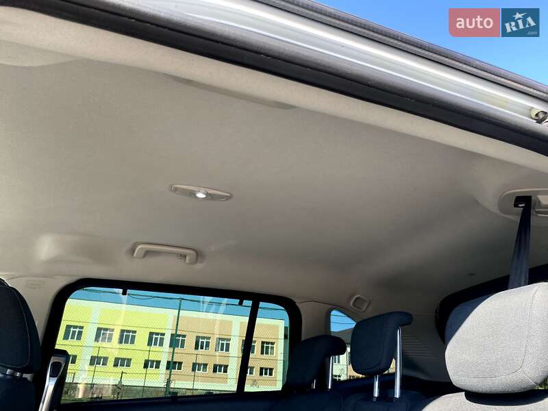 Мінівен Ford Grand C-Max 2010 в Самборі