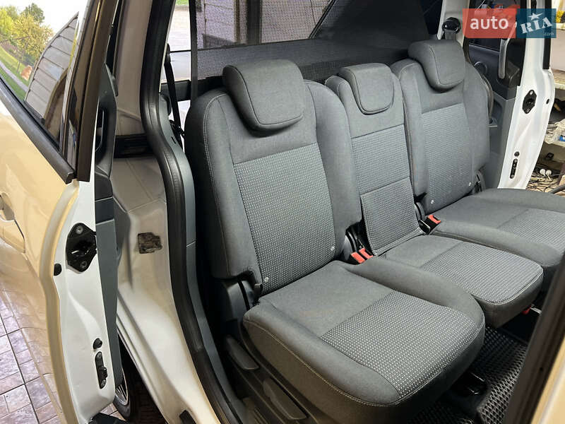 Минивэн Ford Grand C-Max 2012 в Ивано-Франковске фото 4 Минивэн Ford Grand C-Max 2012 в Ивано-Франковске