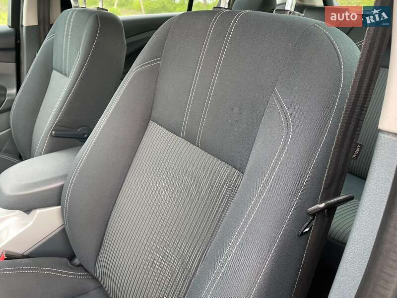 Минивэн Ford Grand C-Max 2011 в Богуславе фото 4 Минивэн Ford Grand C-Max 2011 в Богуславе