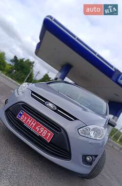 Минивэн Ford Grand C-Max 2011 в 