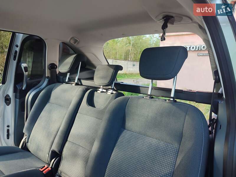 Минивэн Ford Grand C-Max 2014 в Долине фото 19 Минивэн Ford Grand C-Max 2014 в Долине