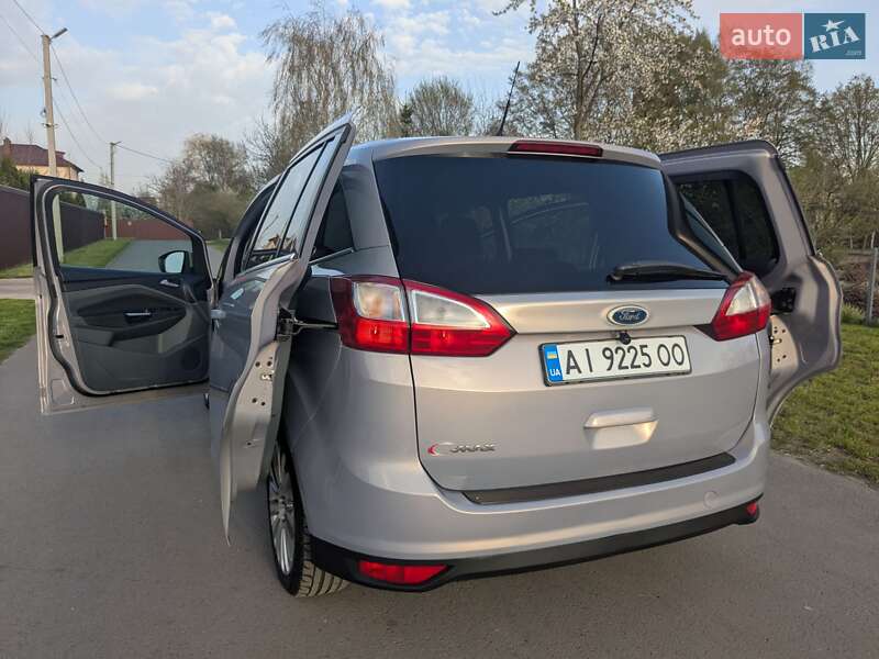 Мінівен Ford Grand C-Max 2010 в Радивиліві