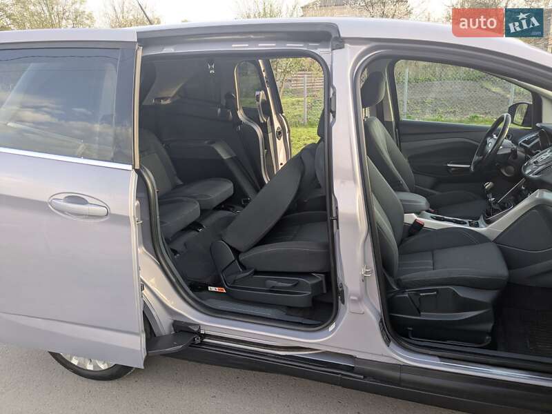 Мінівен Ford Grand C-Max 2010 в Радивиліві