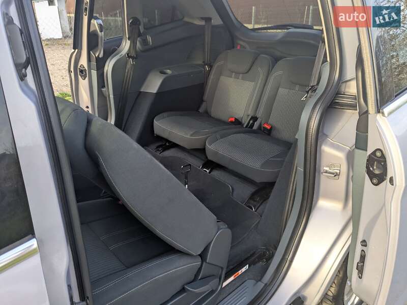 Мінівен Ford Grand C-Max 2010 в Радивиліві