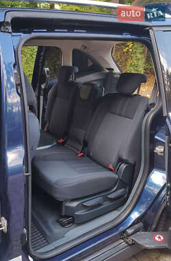 Мінівен Ford Grand C-Max 2010 в  фото 57 Мінівен Ford Grand C-Max 2010 в
