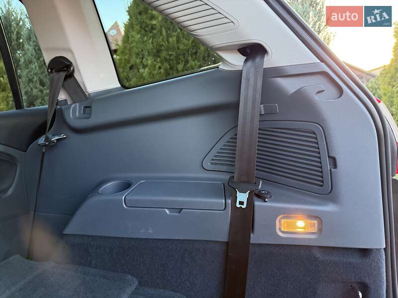 Минивэн Ford Grand C-Max 2011 в Стрые фото 180 Минивэн Ford Grand C-Max 2011 в Стрые