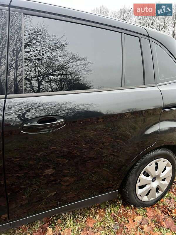 Минивэн Ford Grand C-Max 2011 в Городке