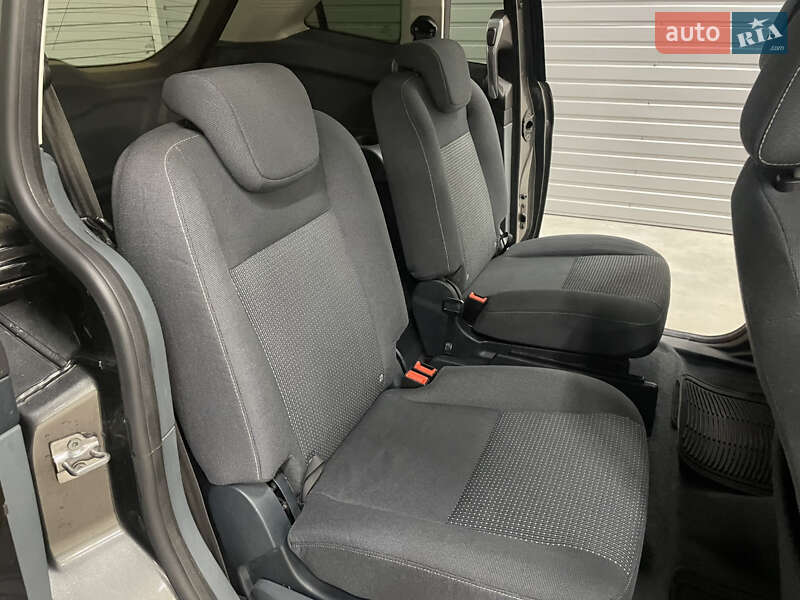 Минивэн Ford Grand C-Max 2015 в Стрые фото 17 Минивэн Ford Grand C-Max 2015 в Стрые