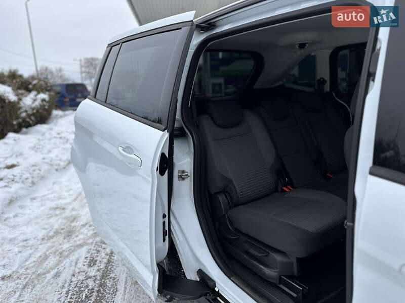 Минивэн Ford Grand C-Max 2017 в Дрогобыче
