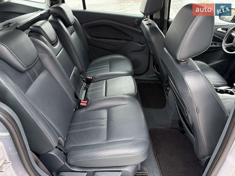 Минивэн Ford Grand C-Max 2011 в Стрые