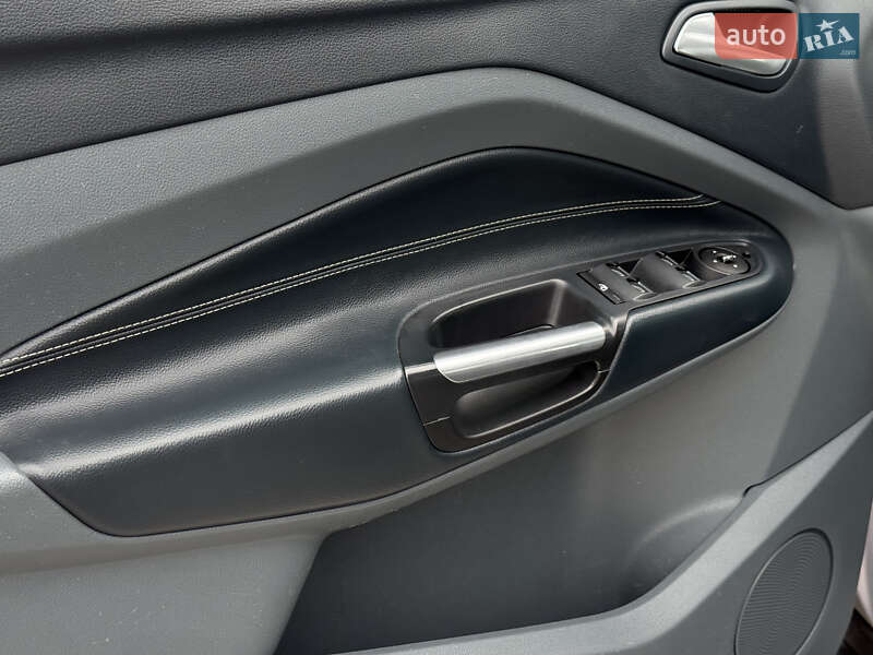 Минивэн Ford Grand C-Max 2011 в Стрые