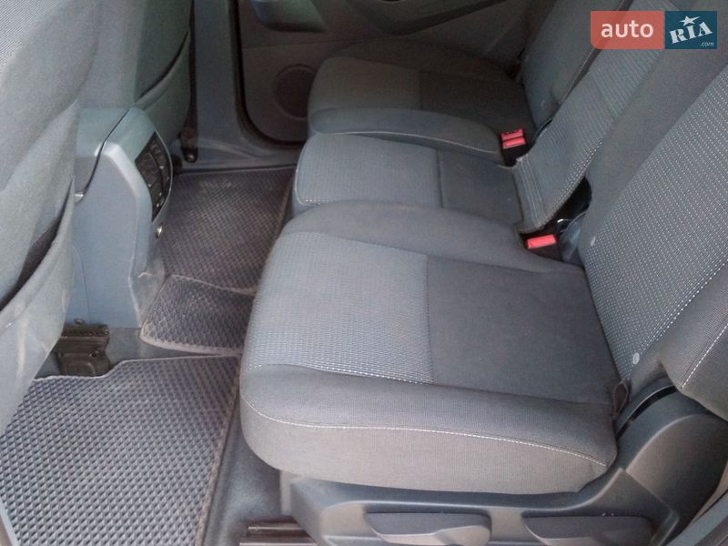 Минивэн Ford Grand C-Max 2011 в Перечине