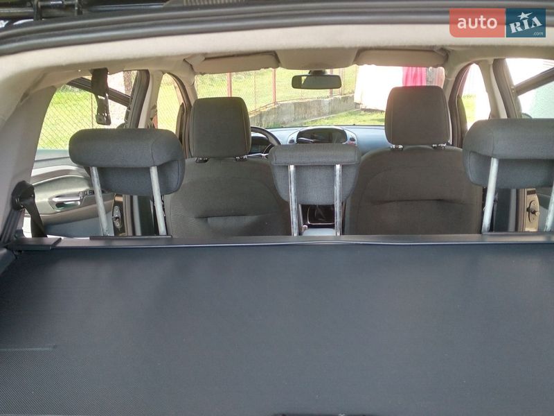 Минивэн Ford Grand C-Max 2011 в Перечине