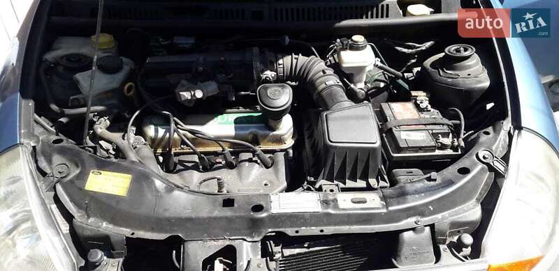 Хэтчбек Ford KA 2002 в Черновцах