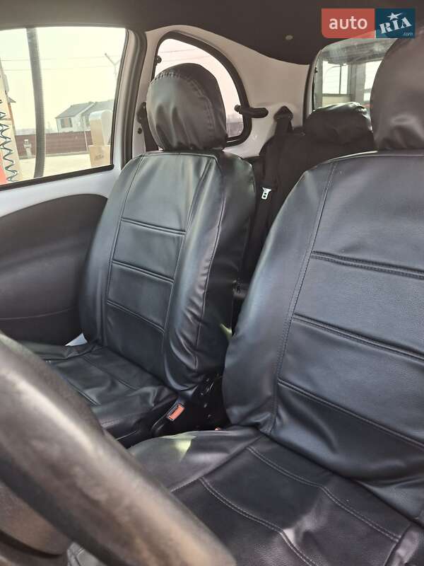 Хэтчбек Ford KA 2008 в Хусте