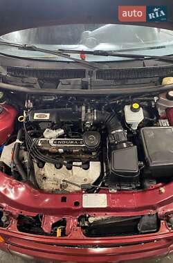 Хэтчбек Ford KA 1996 в 
