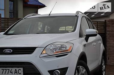 Внедорожник / Кроссовер Ford Kuga 2010 в 