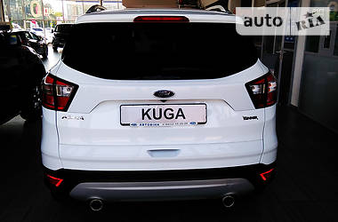 Внедорожник / Кроссовер Ford Kuga 2016 в Виннице