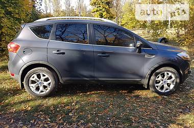 Внедорожник / Кроссовер Ford Kuga 2010 в Донецке