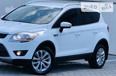 Внедорожник / Кроссовер Ford Kuga 2013 в 