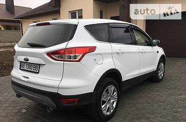 Внедорожник / Кроссовер Ford Kuga 2015 в Каменском