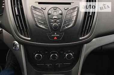 Внедорожник / Кроссовер Ford Kuga 2015 в Каменском