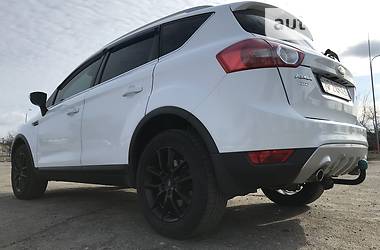 Позашляховик / Кросовер Ford Kuga 2010 в 