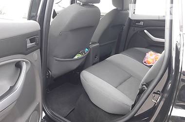 Позашляховик / Кросовер Ford Kuga 2011 в 