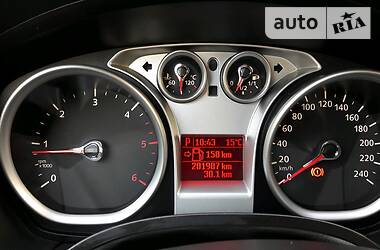 Позашляховик / Кросовер Ford Kuga 2011 в 