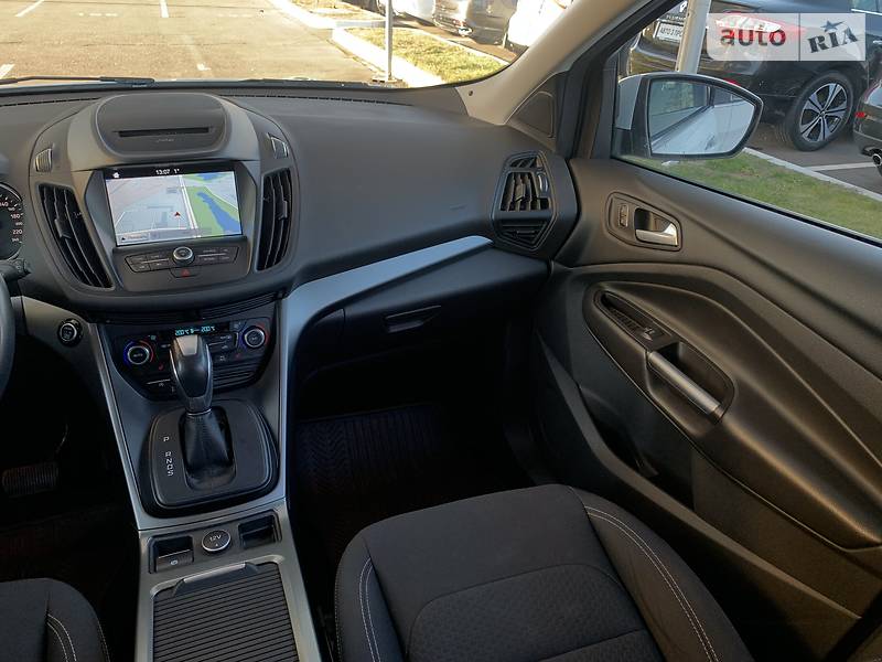Позашляховик / Кросовер Ford Kuga 2017 в Києві