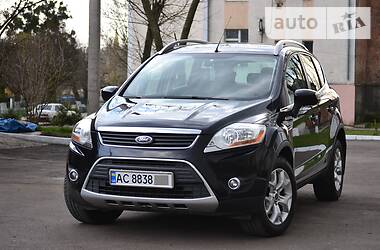 Позашляховик / Кросовер Ford Kuga 2011 в 