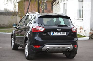 Позашляховик / Кросовер Ford Kuga 2011 в 
