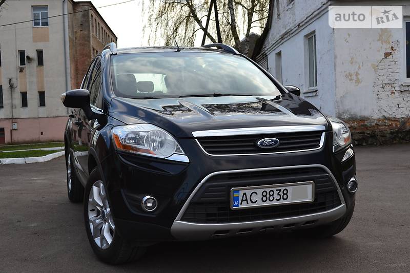 Позашляховик / Кросовер Ford Kuga 2011 в 