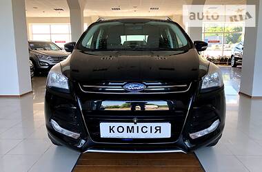 Позашляховик / Кросовер Ford Kuga 2015 в 