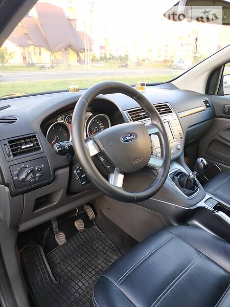 Позашляховик / Кросовер Ford Kuga 2011 в Івано-Франківську