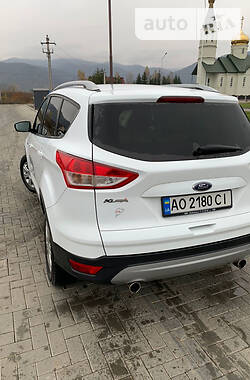 Внедорожник / Кроссовер Ford Kuga 2014 в Хусте