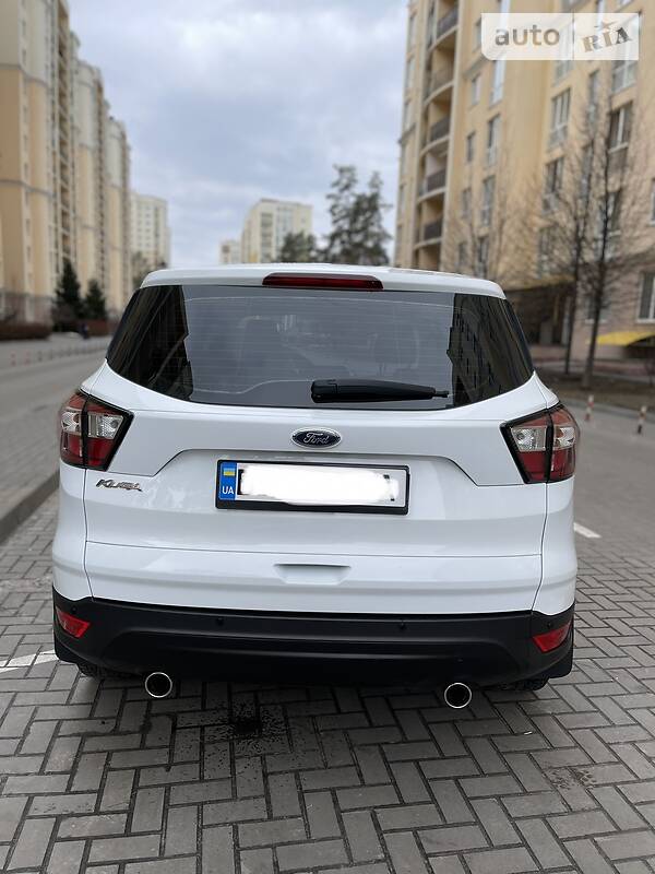 Внедорожник / Кроссовер Ford Kuga 2017 в Киеве