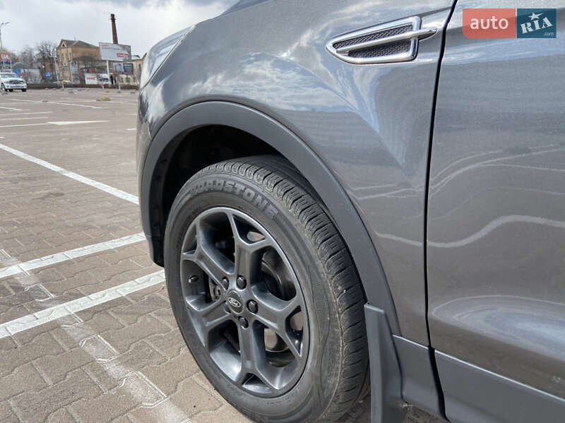 Позашляховик / Кросовер Ford Kuga 2015 в Житомирі